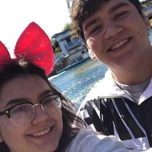 Meet your Posher, Perla